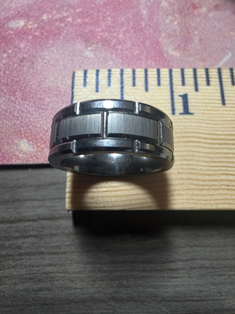 Men's Silver Stainless Steel Geometric Band Ring. Size 7